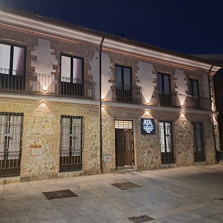 Apartamentos Turisticos Avila Puerta De San Vicente 0-2 Exteriör bild