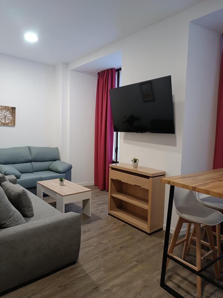 Apartamentos Turisticos Avila Puerta De San Vicente 0-2 Exteriör bild