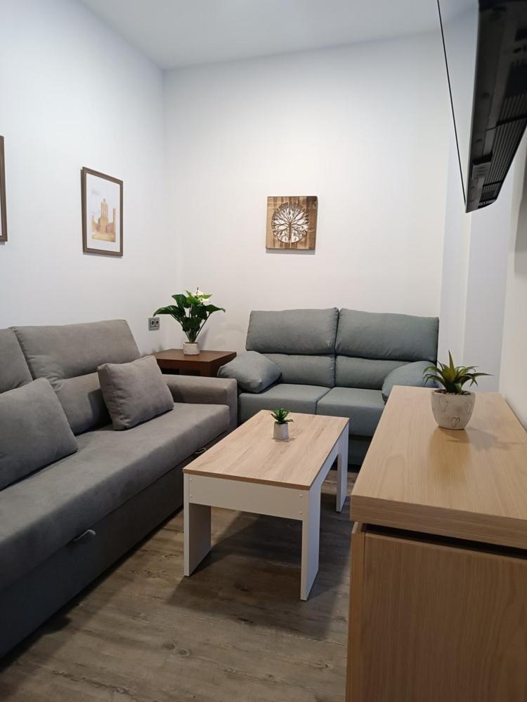 Apartamentos Turisticos Avila Puerta De San Vicente 0-2 Exteriör bild