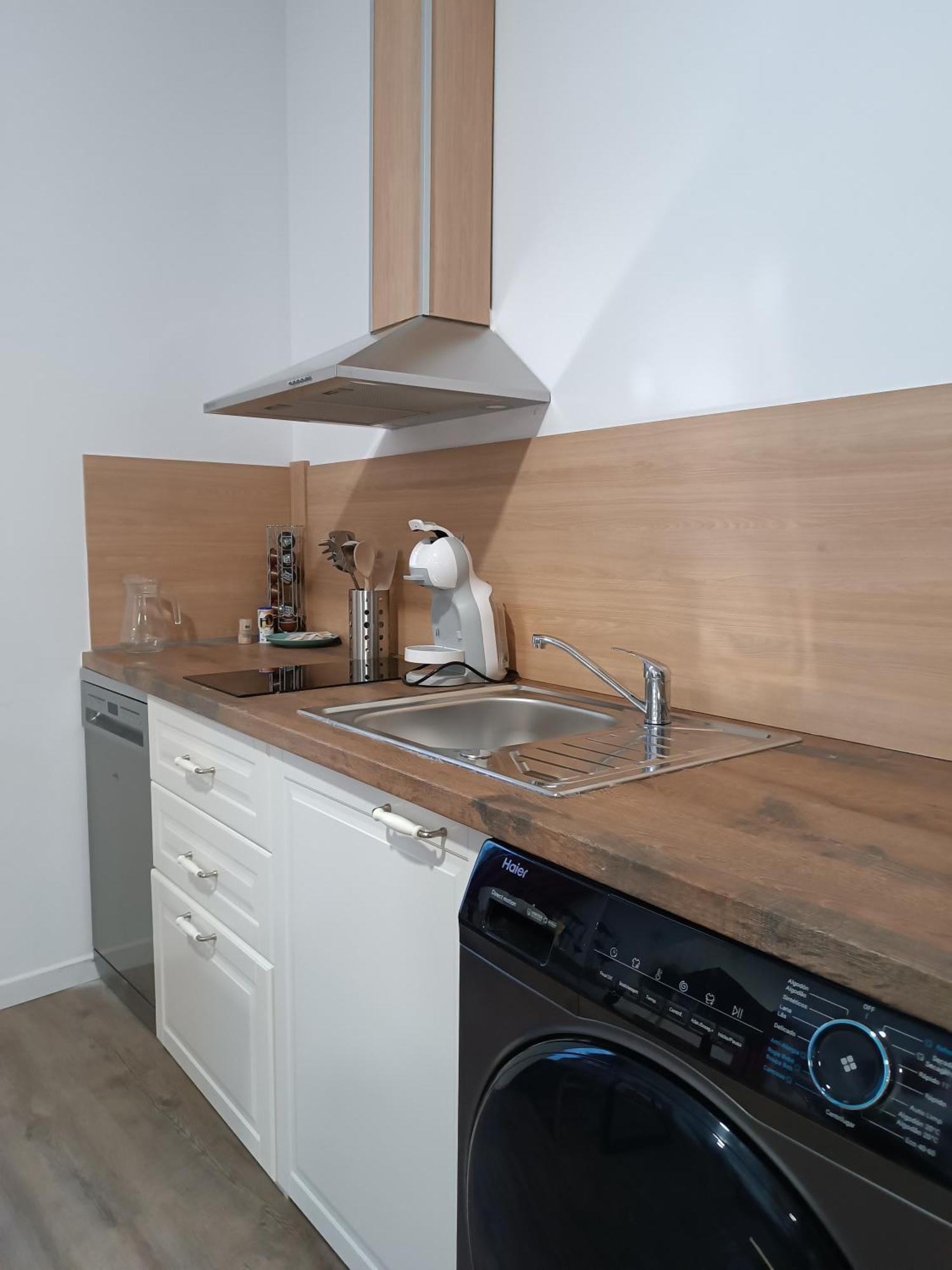 Apartamentos Turisticos Avila Puerta De San Vicente 0-2 Exteriör bild